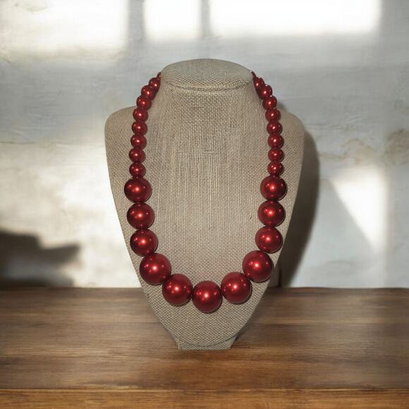 Red Acrylic Graduated Beaded Necklace - Picture 2 of 2